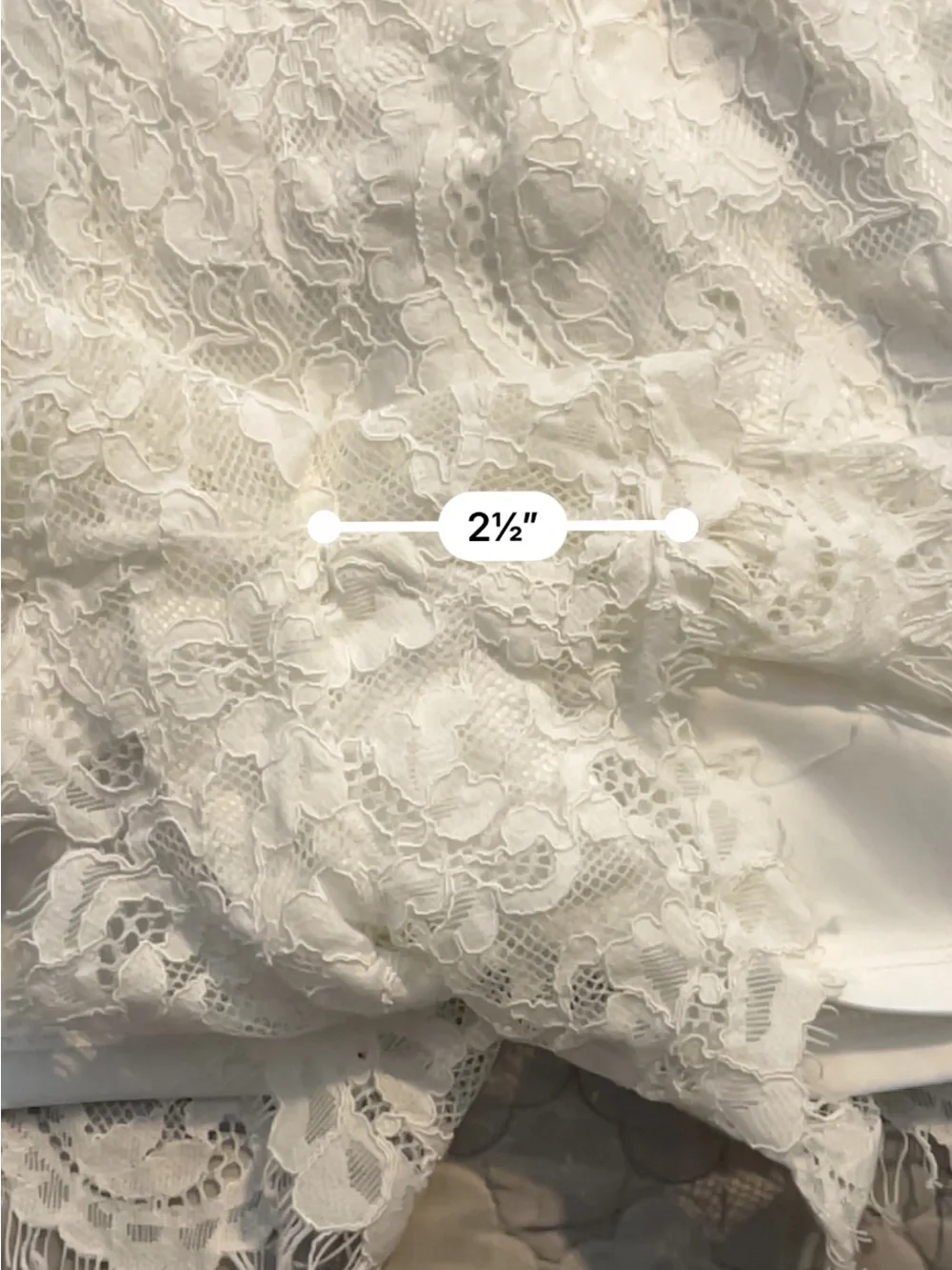 Trixxi Women’s white eyelash lace romper Size Medium